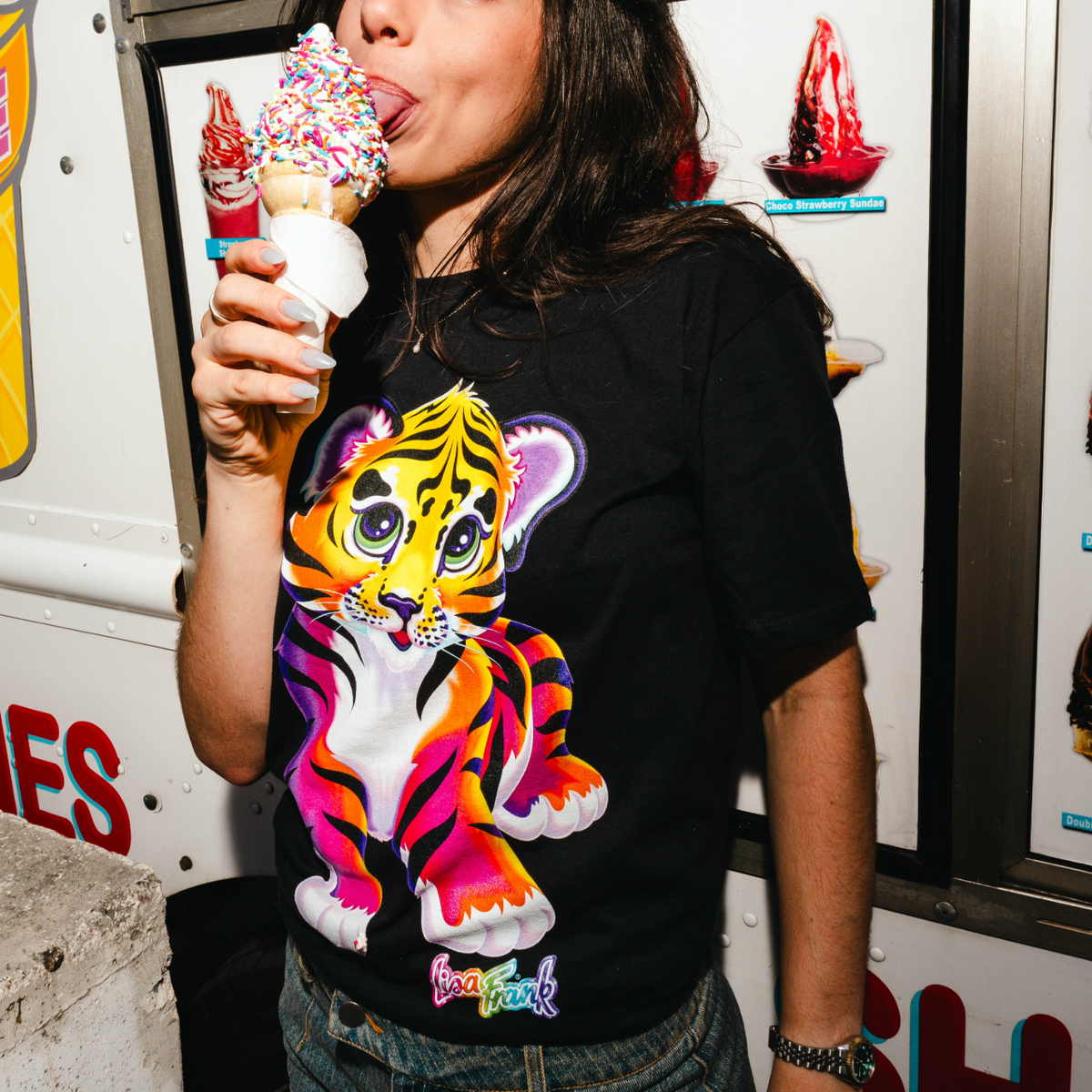 Forrest™ T-Shirt – Lisa Frank
